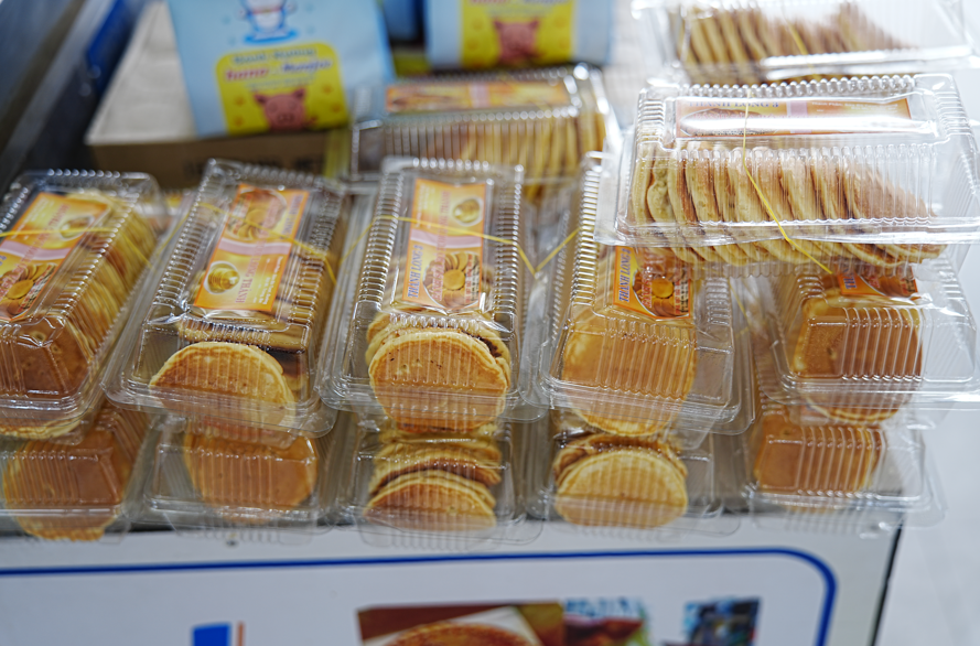 신선 비스킷과 우유 세트